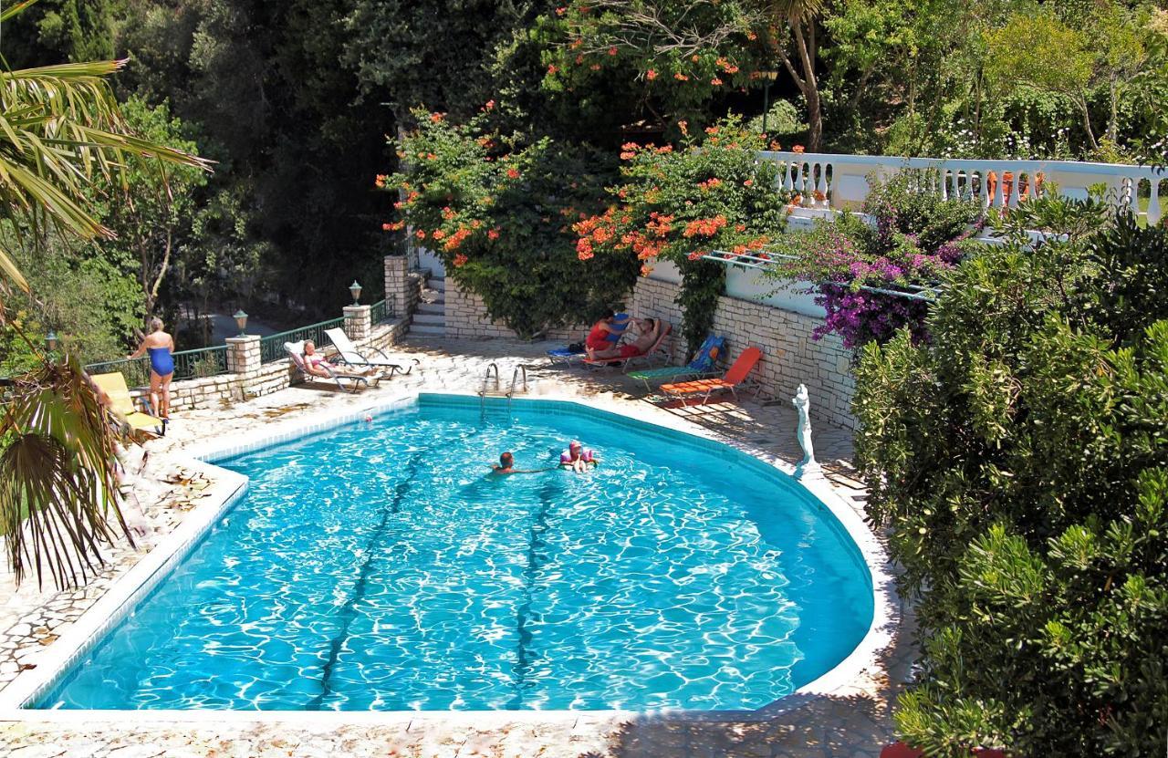 Callisto Beach Hotel Liapades Bagian luar foto