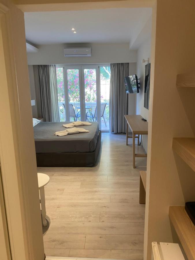 Callisto Beach Hotel Liapades Bagian luar foto