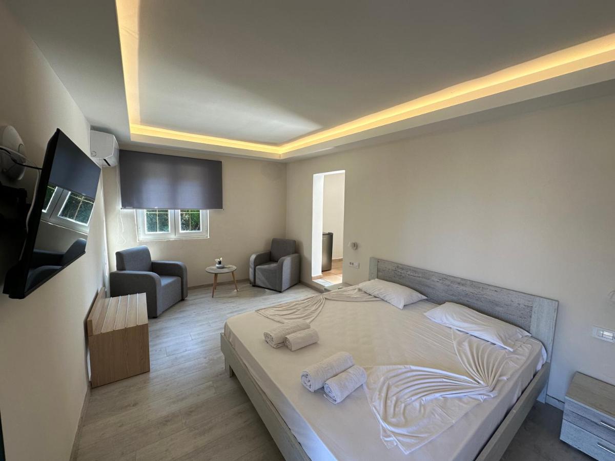 Callisto Beach Hotel Liapades Bagian luar foto